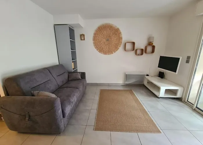 Superbe T2, A 5 Min De La Plage, Avec Garage Appartement *